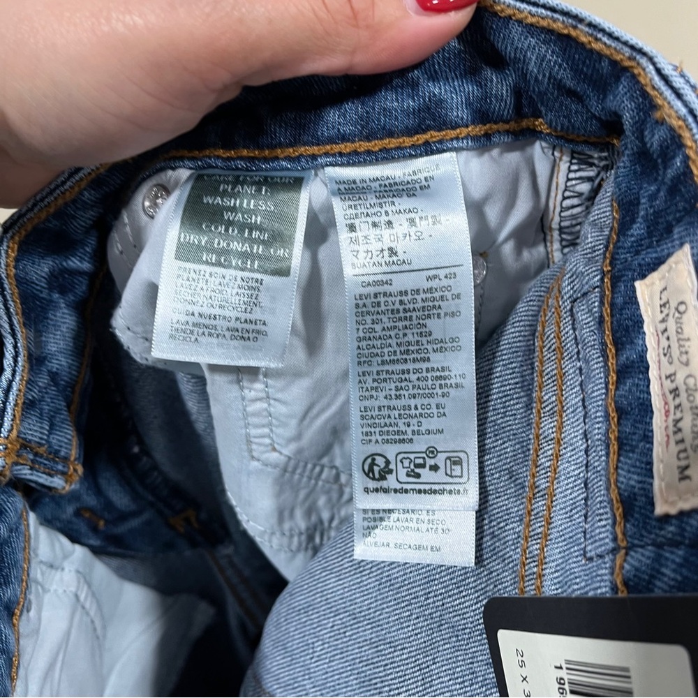 NWT Levi's Ribcage straight jeans in a blue wash low loose low rise size 25X32 - Picture 8 of 8
